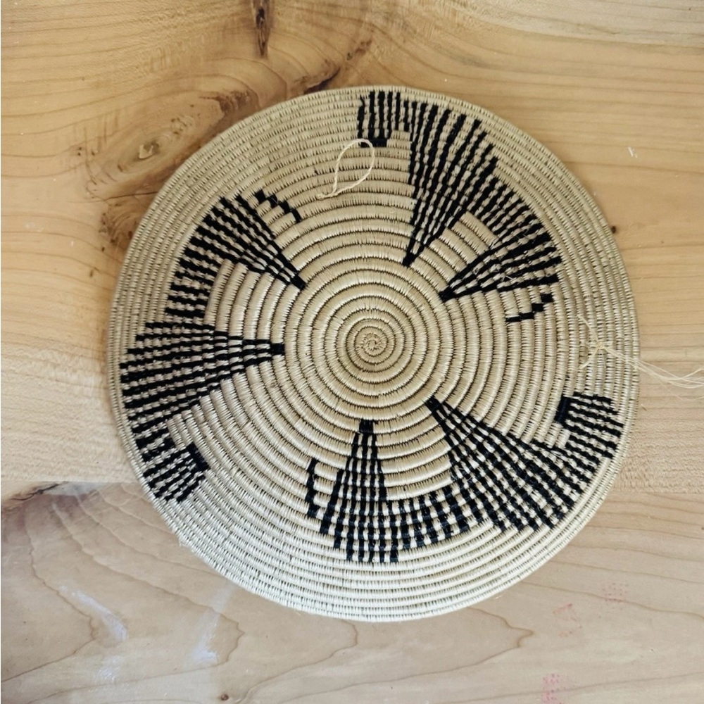 Handwoven African Sisal Wall Basket – Black & Natural Geometric 12” - Picture 4 of 7